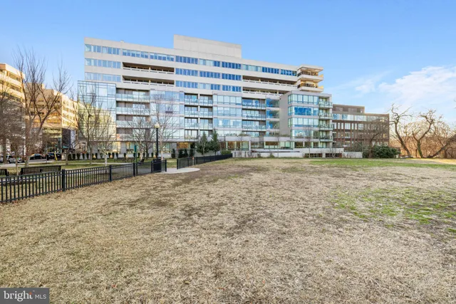 $9,500 | 2501 M Street Northwest, Unit 508, Washington, DC 20037