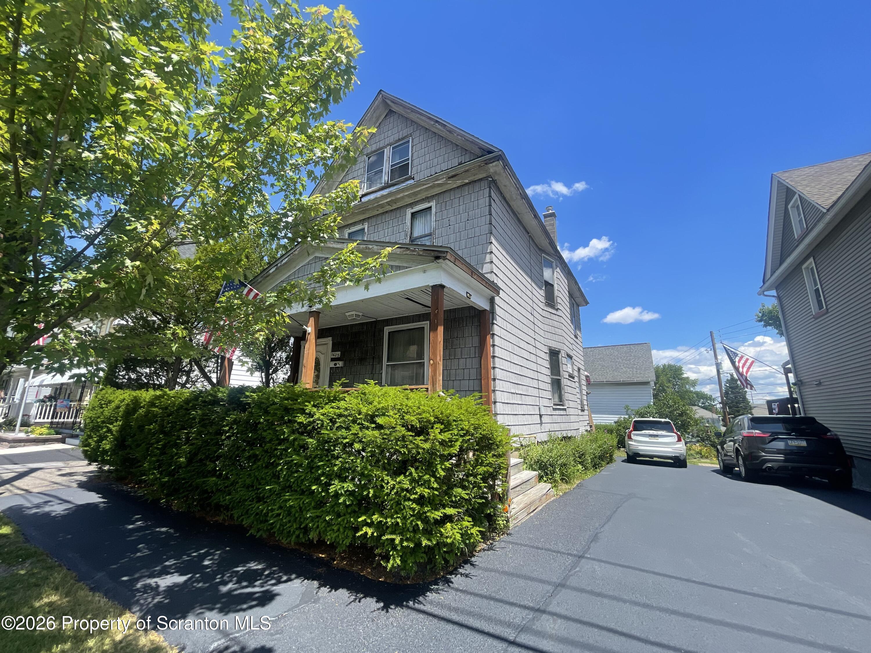 1625 Myrtle Street Scranton, PA 18510 - Photo 1 of 35 1625 Myrtle