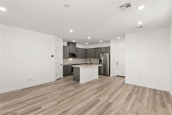 $2,050 | 194 Wewatta Avenue, Henderson, NV 89011