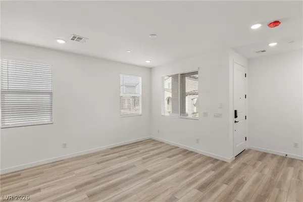 $2,050 | 194 Wewatta Avenue, Henderson, NV 89011