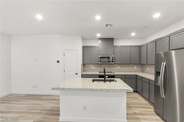 $2,050 | 194 Wewatta Avenue, Henderson, NV 89011