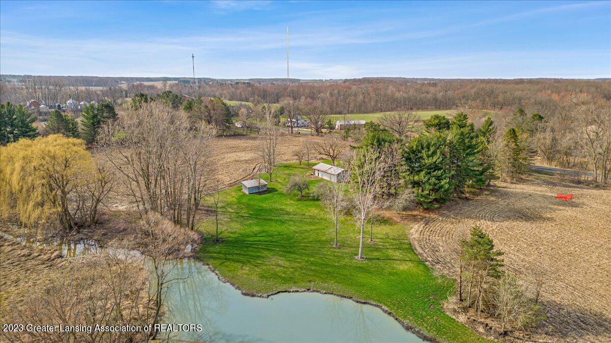 8251 South Dewitt Road Dewitt, MI 48820 - Photo 4 of 60 02-Media Jett-12