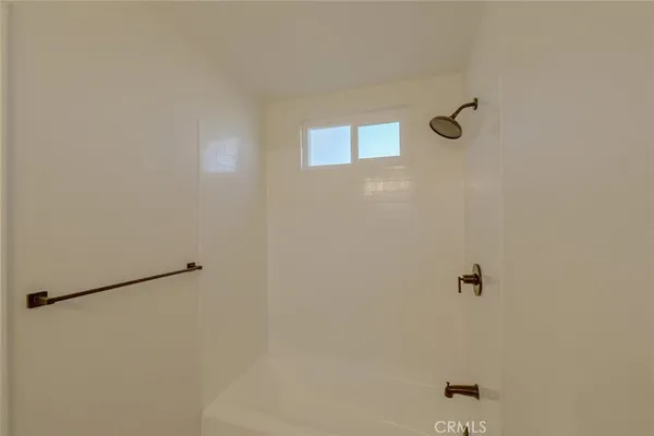 $399,900 | 21435 Zuni Road, Apple Valley, CA 92307