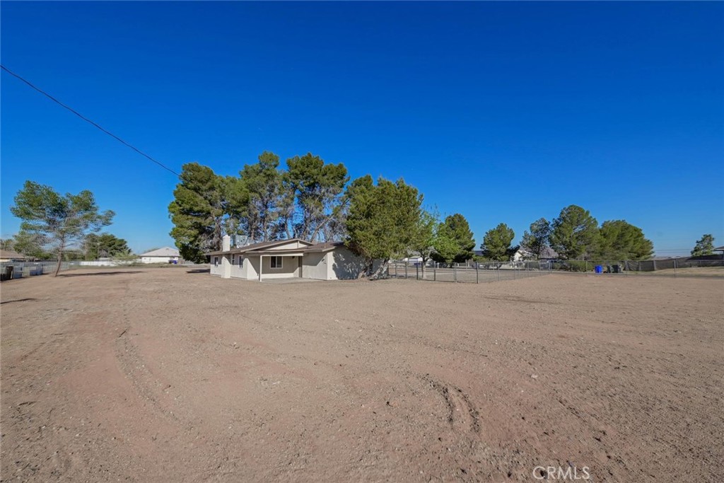 21435 Zuni Road Apple Valley, CA 92307 - Photo 31 of 33