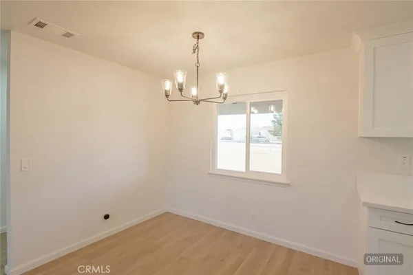 $399,900 | 21435 Zuni Road, Apple Valley, CA 92307