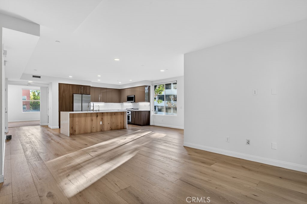 575 Rockefeller Irvine, CA 92612 - Photo 3 of 22