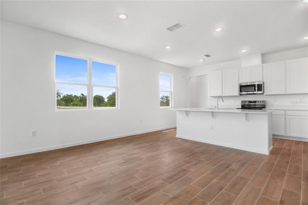 1007 Wisteria Way Dundee, FL 33838 - Photo 8 of 21