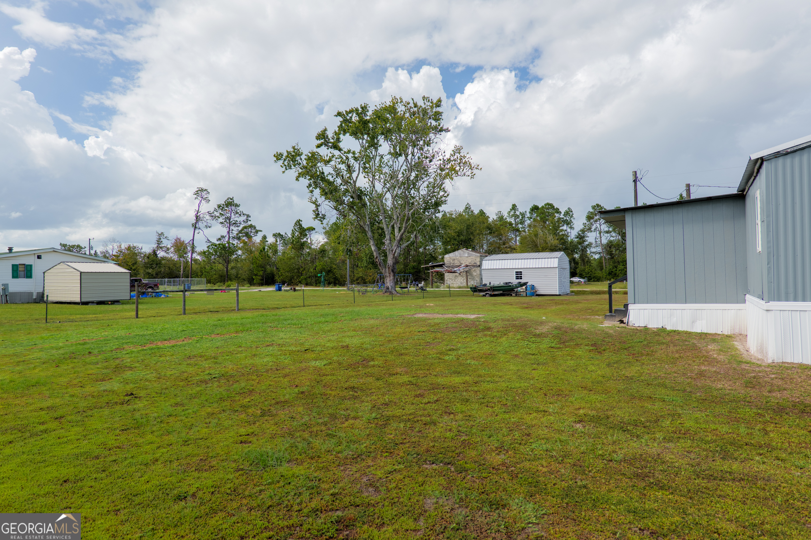 264 Cutting Road Homerville, GA 31634 - Photo 25 of 25 a house view with a garden space