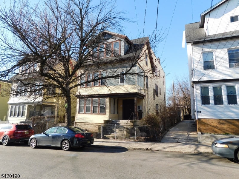 282 Renner Avenue Newark, NJ 07112 - Photo 2 of 19