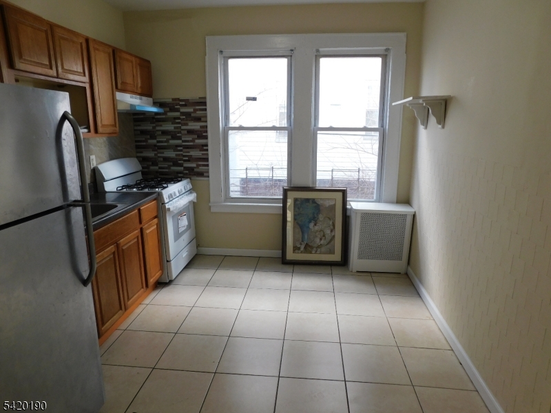 282 Renner Avenue Newark, NJ 07112 - Photo 8 of 19
