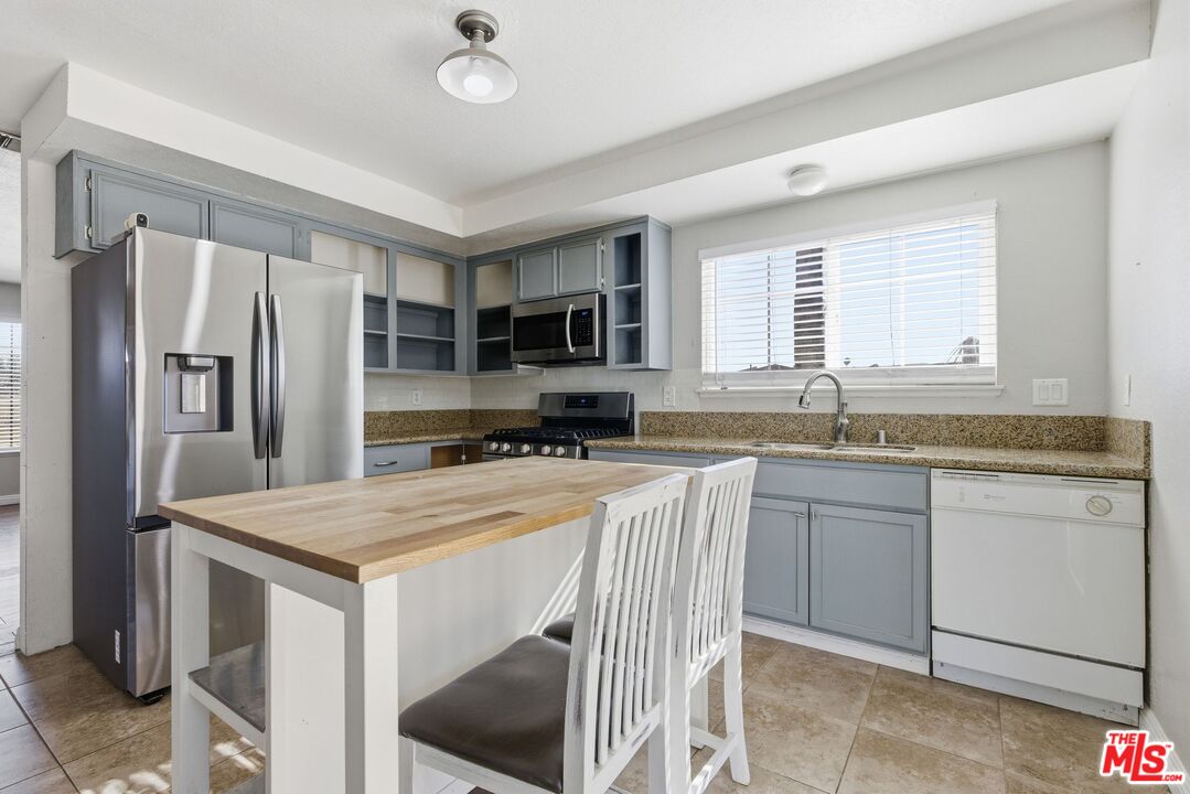 8672 Oak Drive Rancho Cucamonga, CA 91730 - Photo 9 of 21