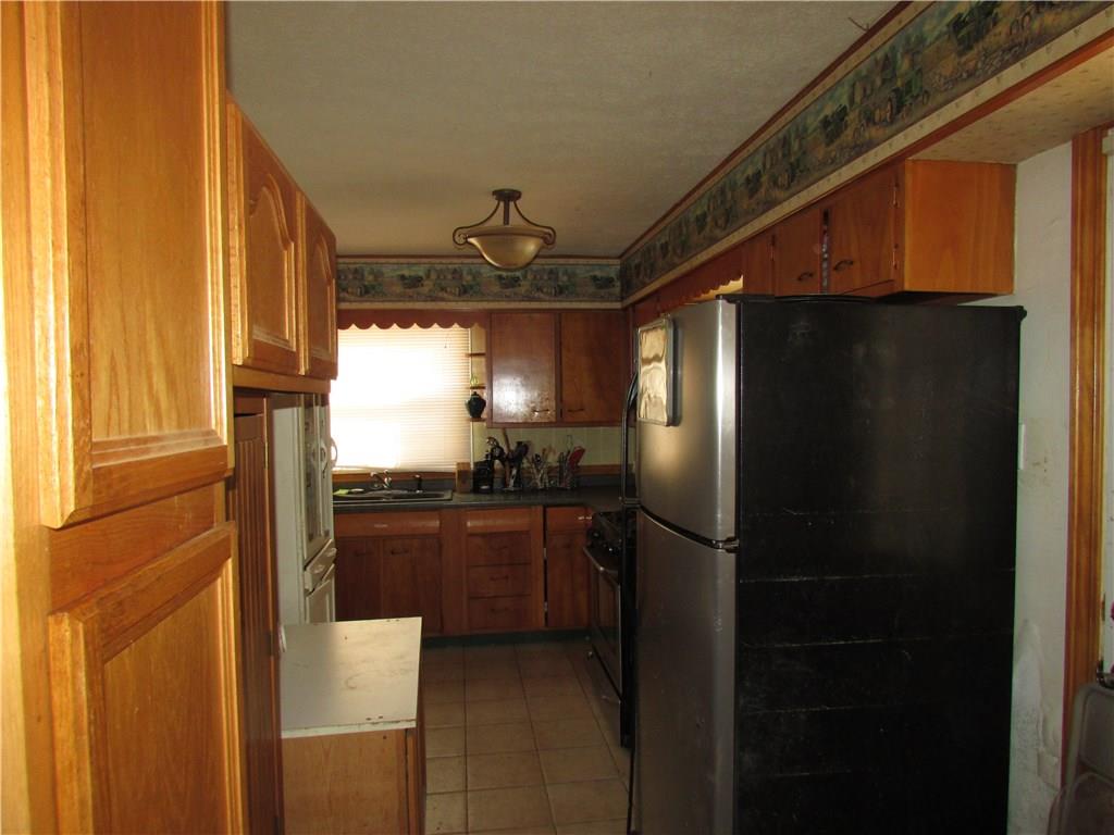 2201 Pulaski Road New Castle, PA 16105 - Photo 3 of 10