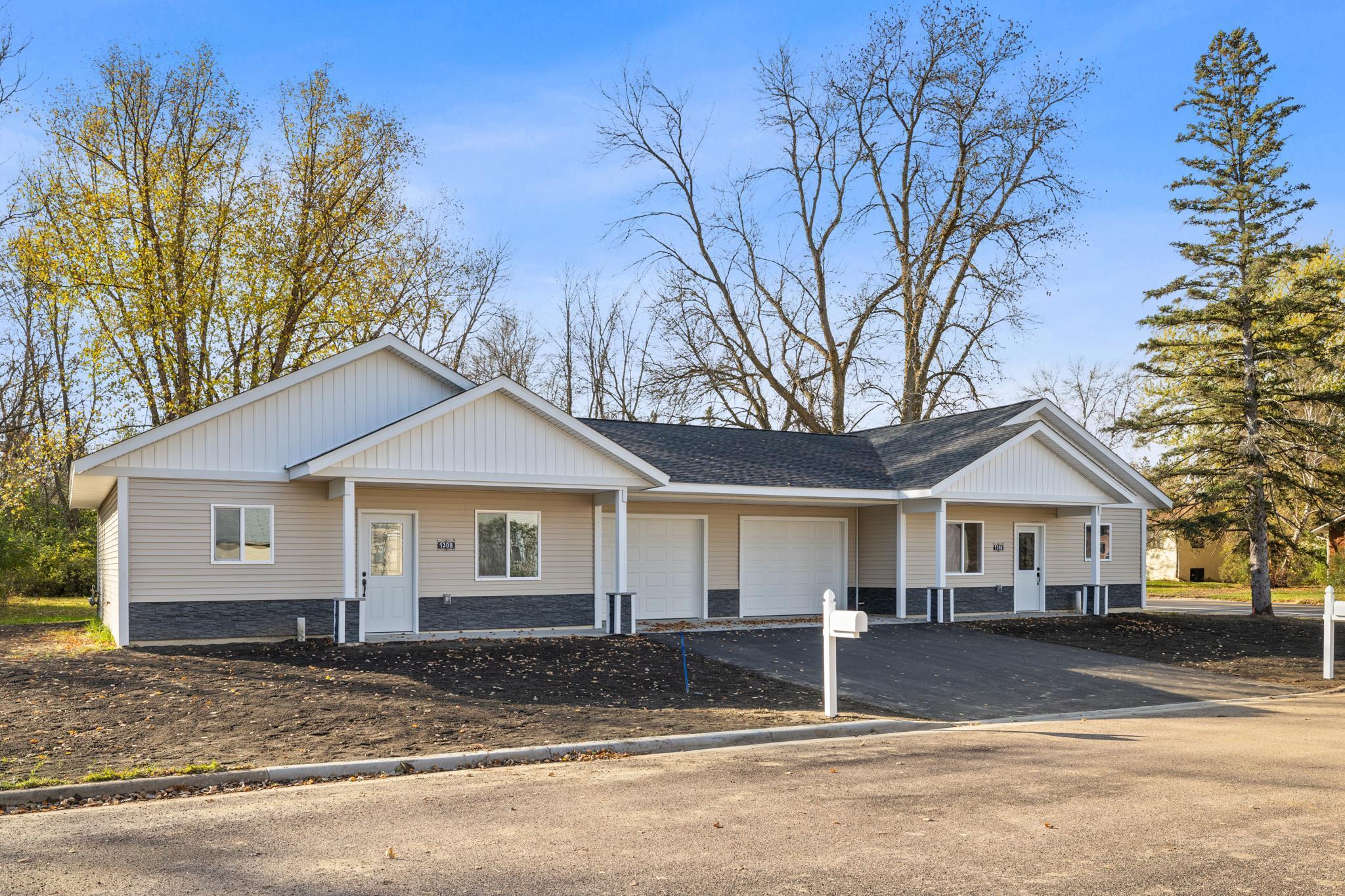 1306 Chicago Avenue Southeast Brainerd, MN 56401 - Photo 2 of 23