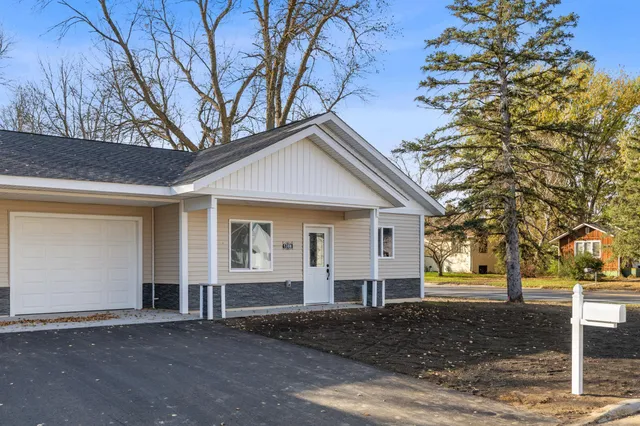 $259,900 | 1306 Chicago Avenue Southeast, Brainerd, MN 56401