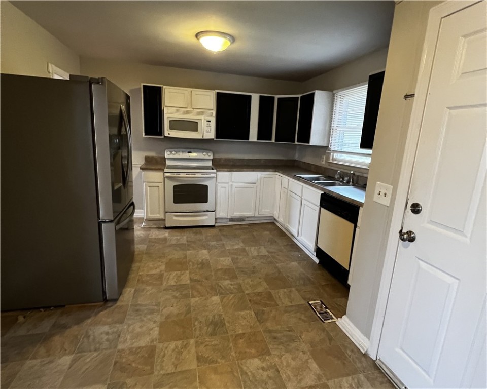 3012 Cambridge Road Anderson, SC 29625 - Photo 3 of 8