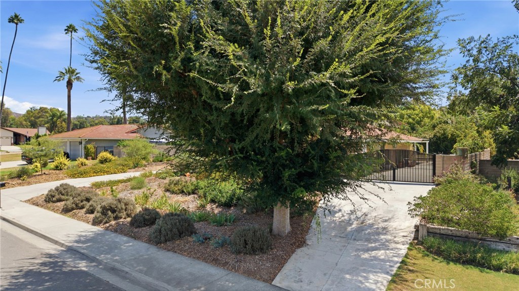 6526 Marlo Way Riverside, CA 92506 - Photo 5 of 65 Gallery Image 5