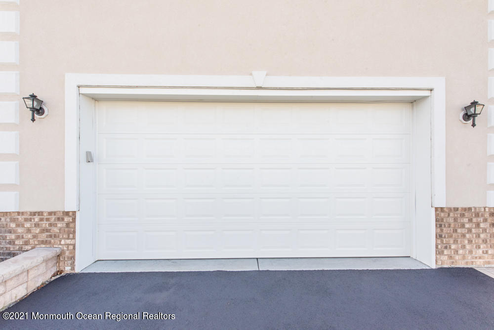12 Cindy Court Howell, NJ 07731 - Photo 5 of 64 a view of small space