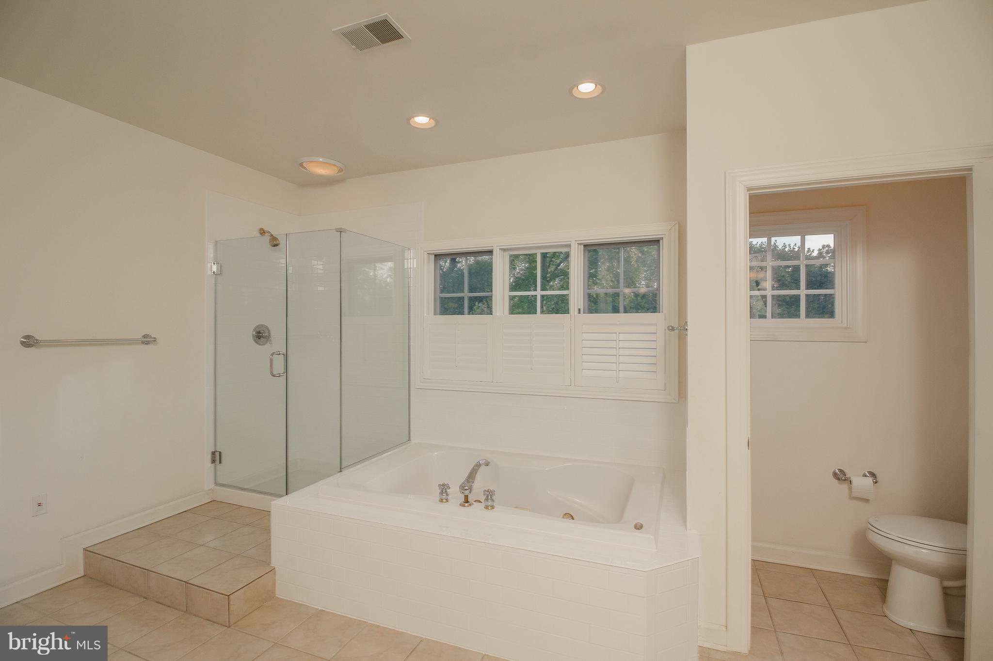 2018 Elmwood Road Annapolis, MD 21409 - Photo 20 of 29 Master Bath