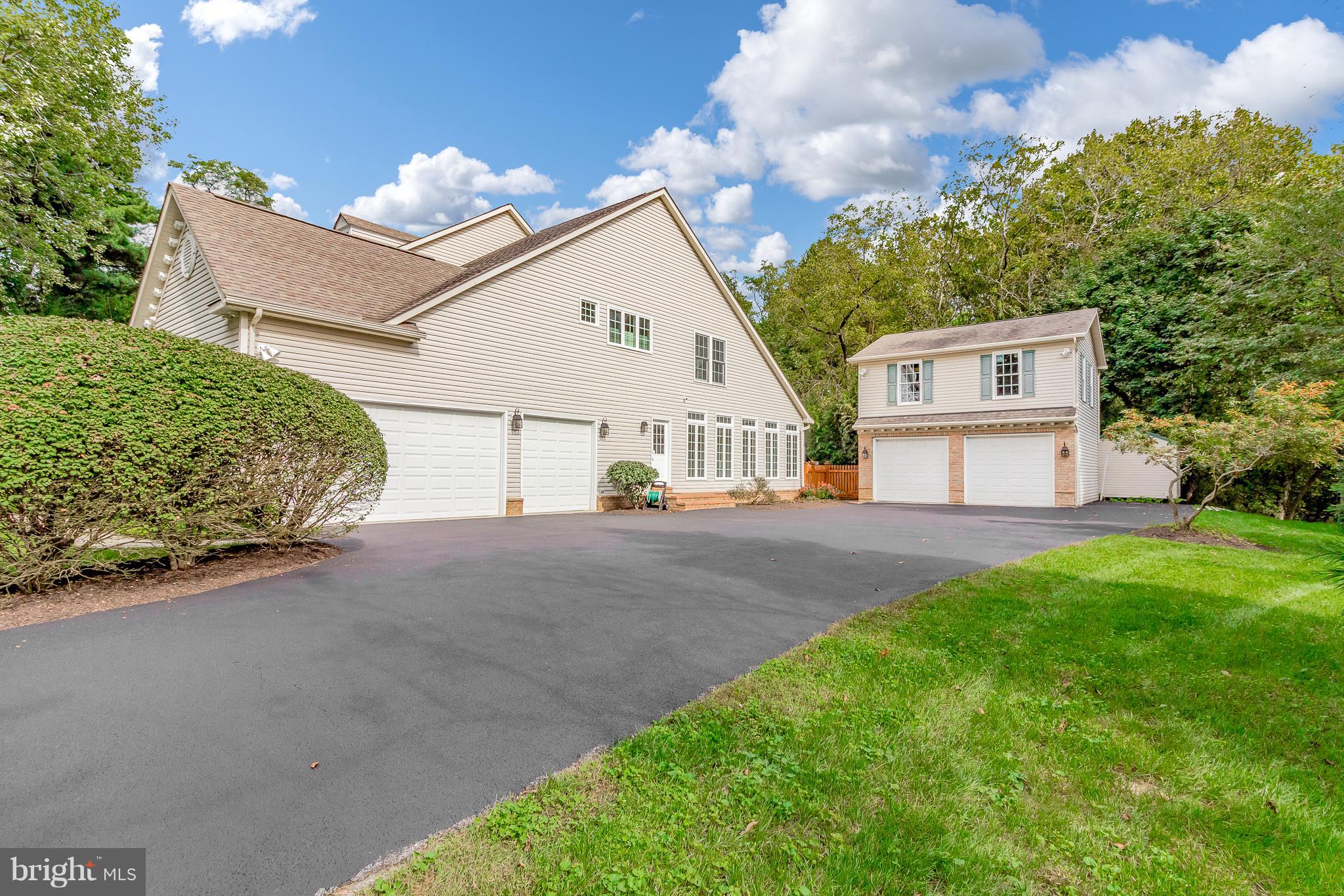 2018 Elmwood Road Annapolis, MD 21409 - Photo 3 of 29 Driveway and Garages