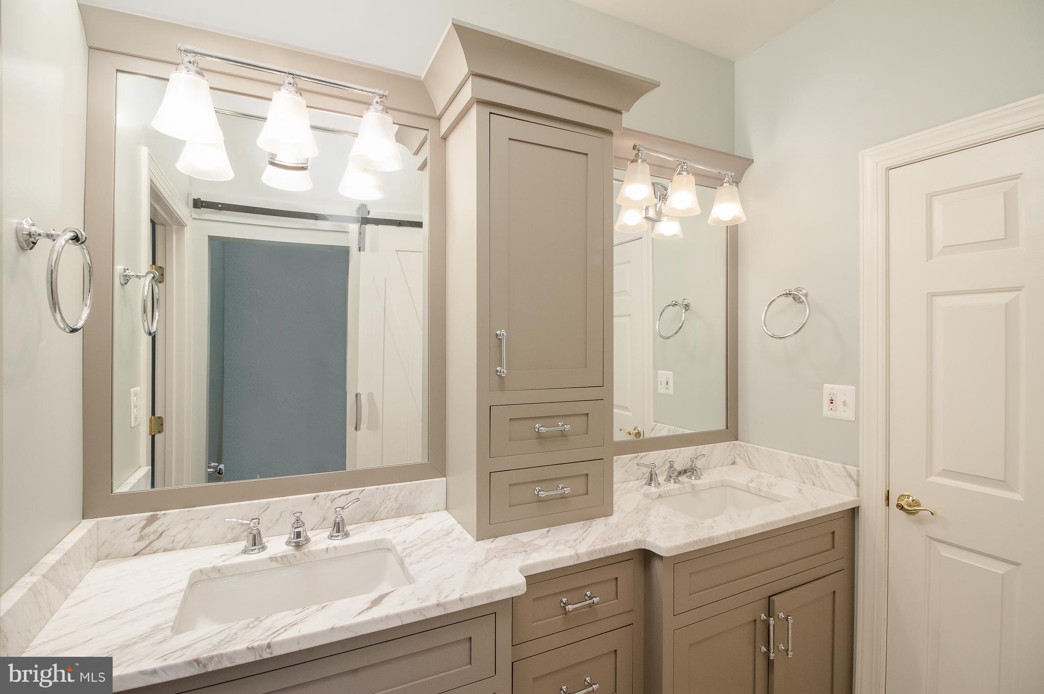 2018 Elmwood Road Annapolis, MD 21409 - Photo 25 of 29 Jack/Jill Bath