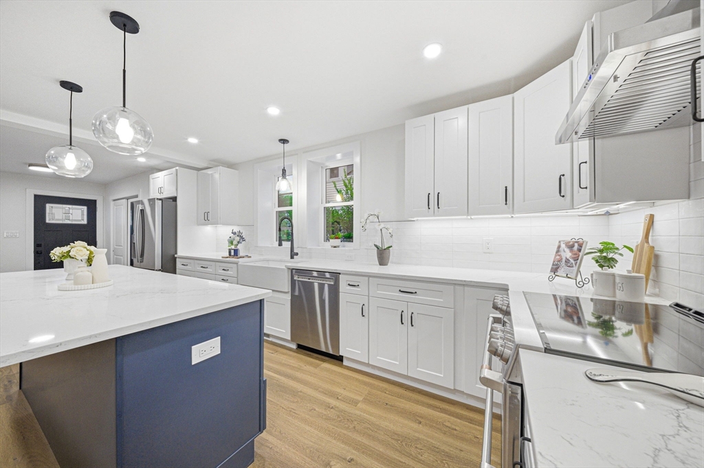 52-54 Rangeley Road Newton, MA 02465 - Photo 11 of 42