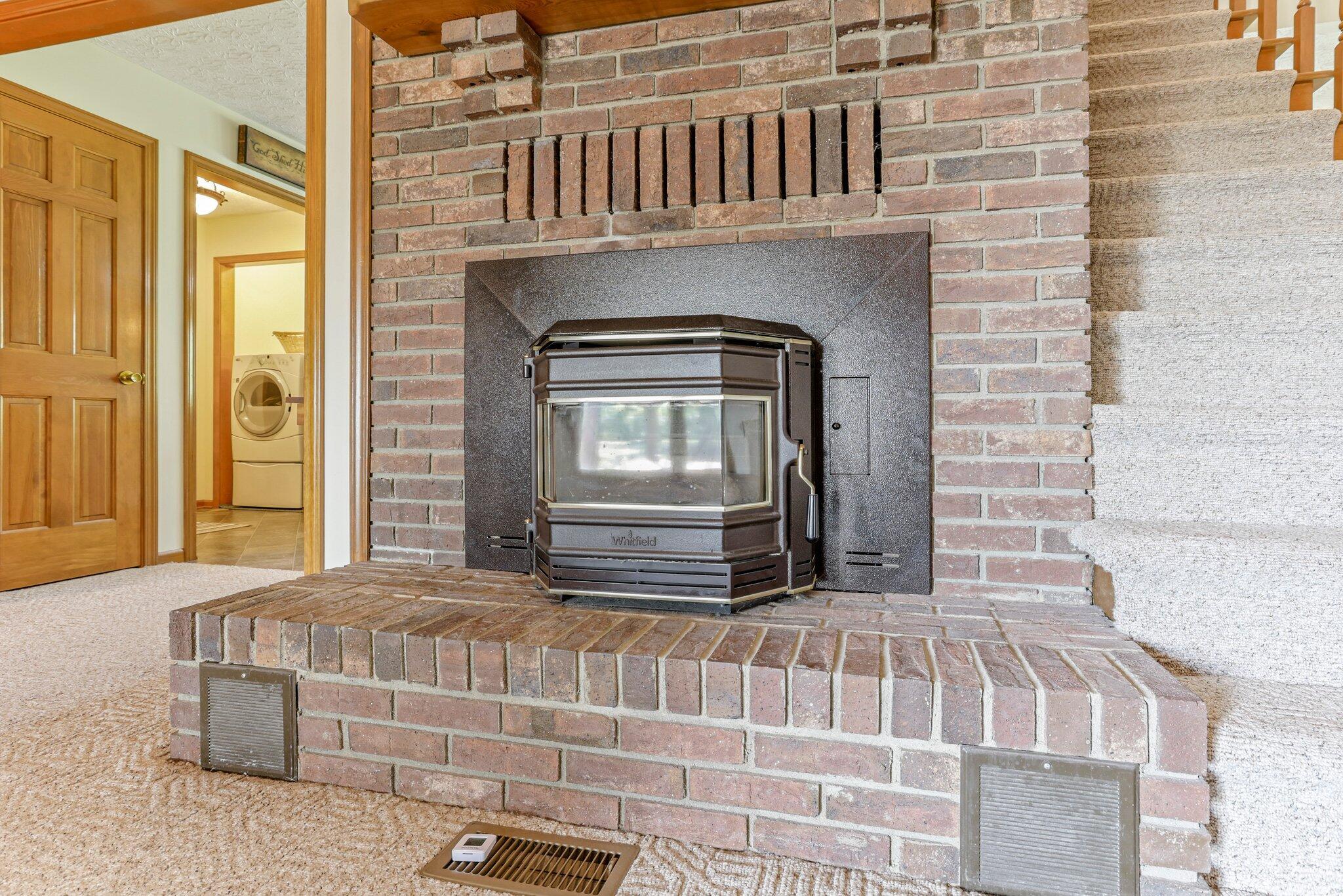 7430 Richardson Road Groveport, OH 43125 - Photo 23 of 40 Woodburning Fireplace
