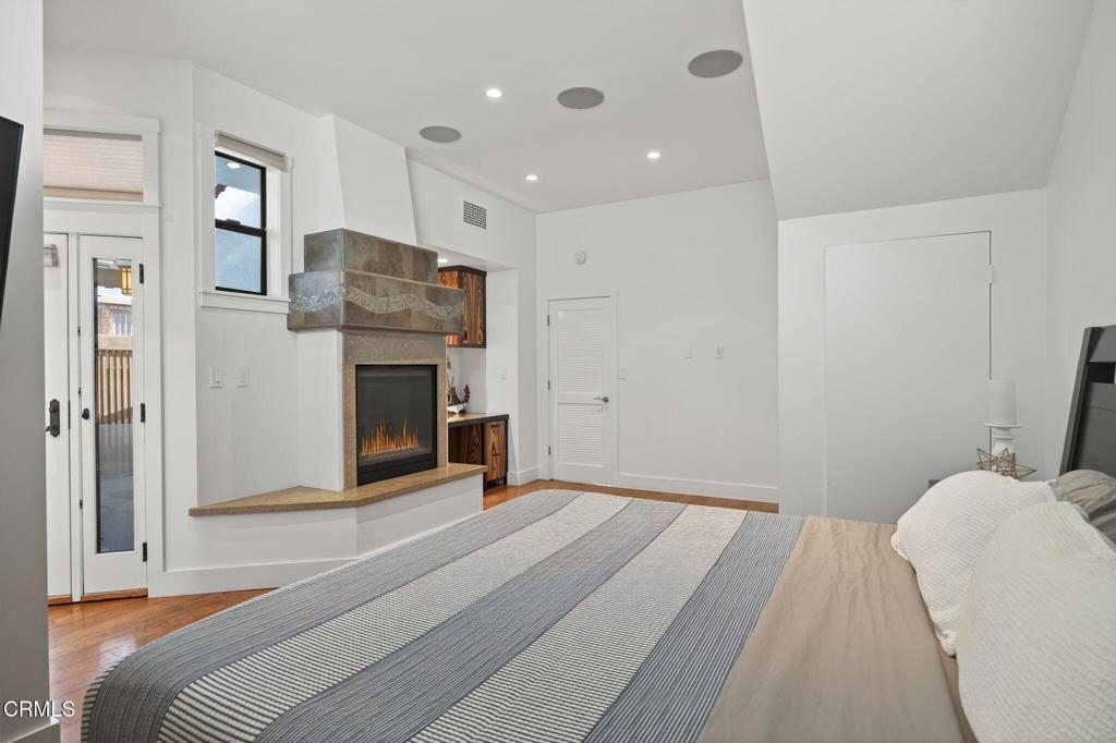 2916 Lakeshore Court Oxnard, CA 93035 - Photo 33 of 51 a view of livingroom with furniture and fireplace