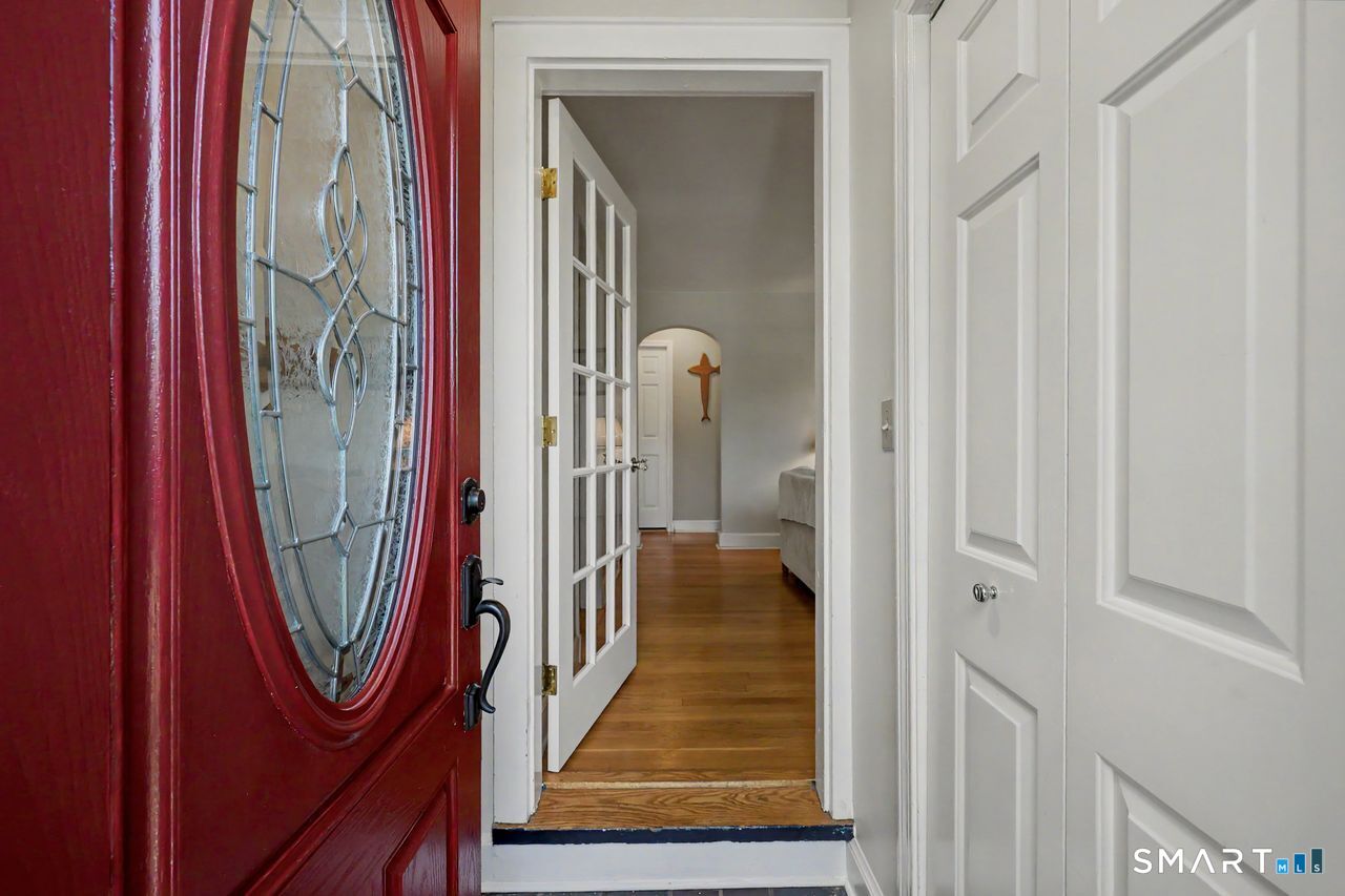 39 Austin Road Milford, CT 06460 - Photo 4 of 37