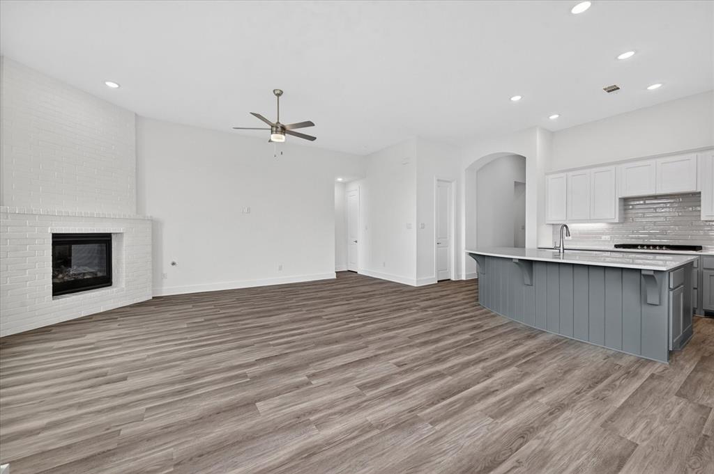 1629 Buscot Lane Fort Worth, TX 76052 - Photo 9 of 26