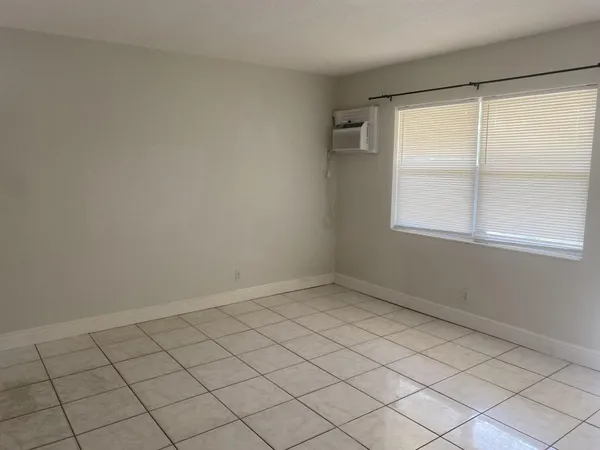 $1,750 | 819 Southwest 9th Court, Pompano Beach, FL 33060