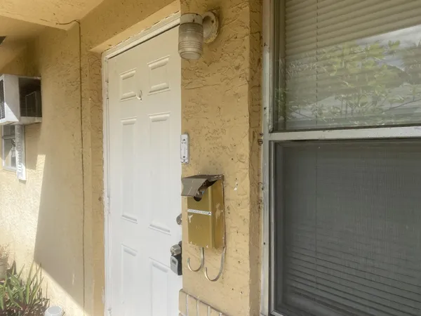 $1,750 | 819 Southwest 9th Court, Pompano Beach, FL 33060
