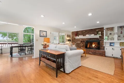 $1,150,000 | 84 South Shore Drive, Sturbridge, MA 01566