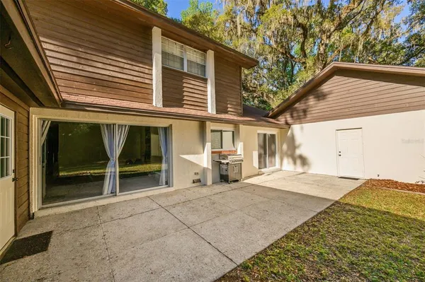 $750,000 | 8115 Southwest 1st Place, Gainesville, FL 32607