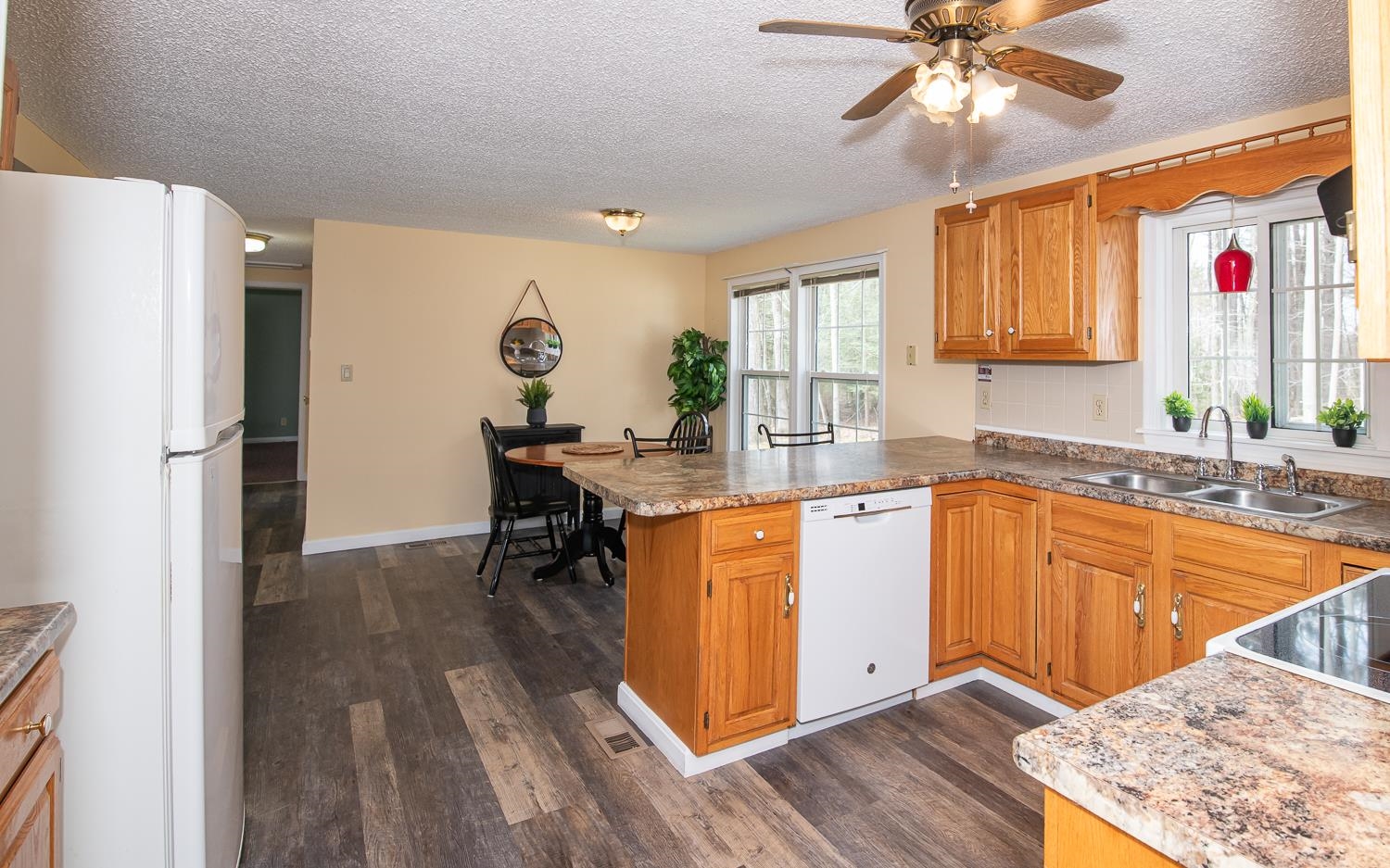 41 Granite Circle Hampstead, NH 03841 - Photo 6 of 30