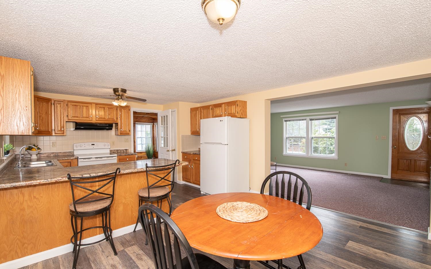 41 Granite Circle Hampstead, NH 03841 - Photo 8 of 30