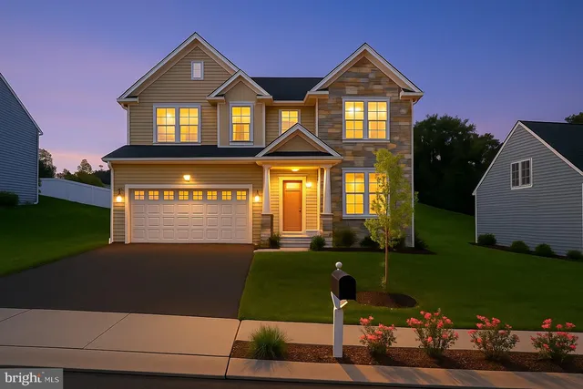 $539,900 | 645 North Pier Drive, Lancaster, PA 17603