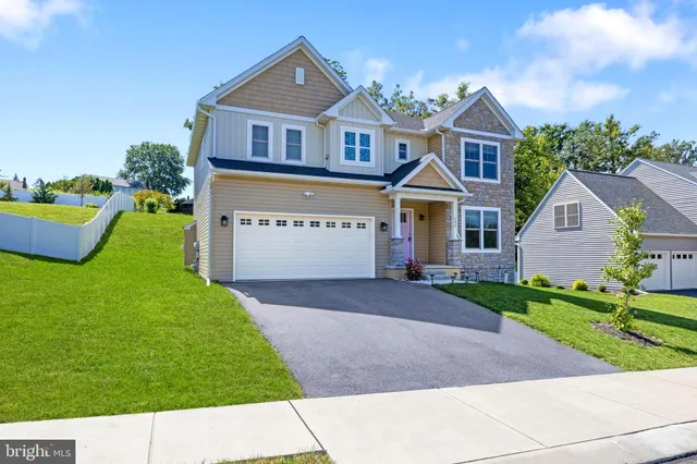 $539,900 | 645 North Pier Drive, Lancaster, PA 17603