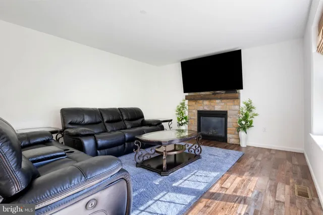 $539,900 | 645 North Pier Drive, Lancaster, PA 17603