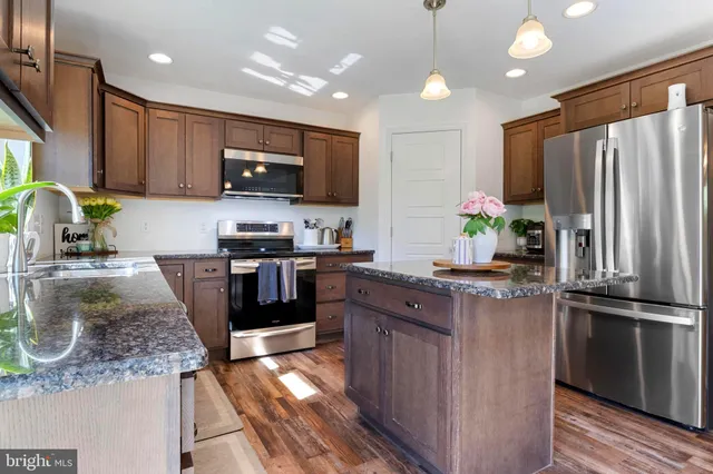 $539,900 | 645 North Pier Drive, Lancaster, PA 17603