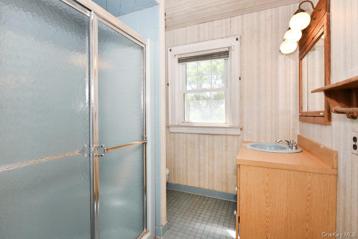 182 Ferncroft Road Mineola, NY 11501 - Photo 19 of 25 Gallery Image 19