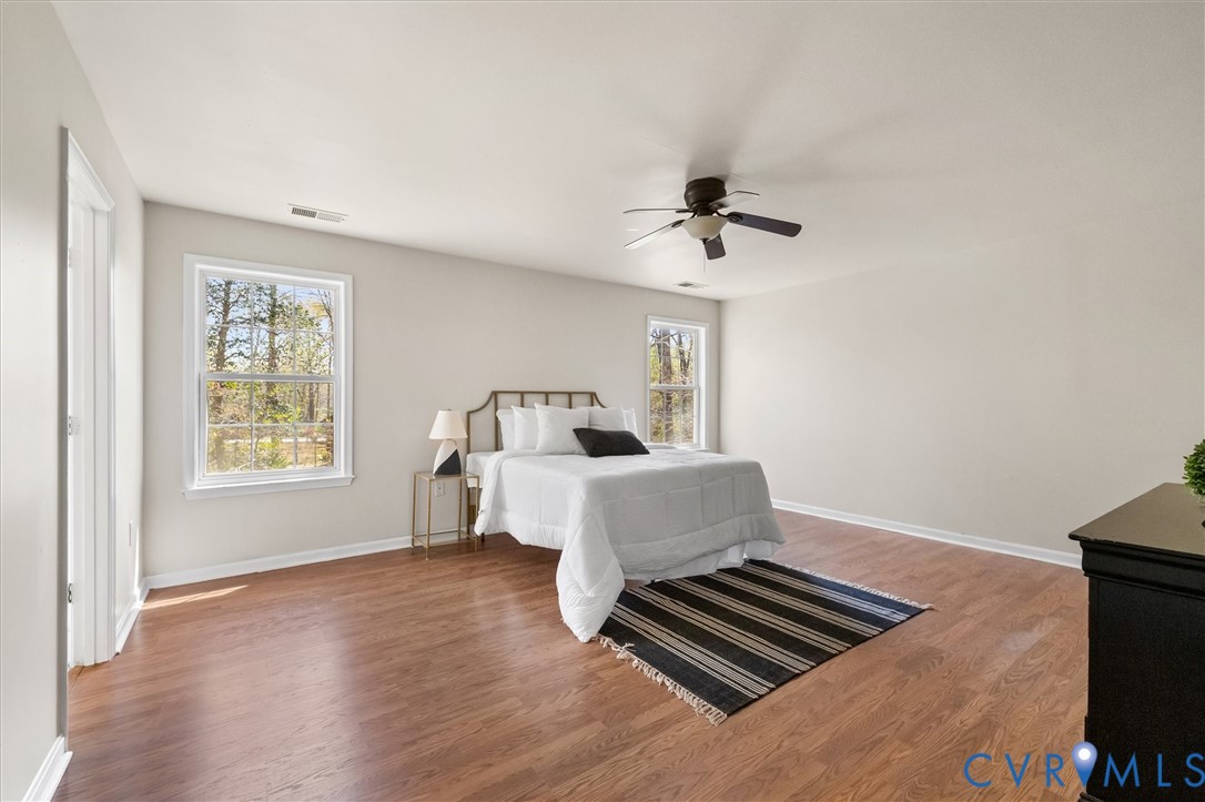 201 Washington Drive Ruther Glen, VA 22546 - Photo 15 of 27 a living room with furniture and a window