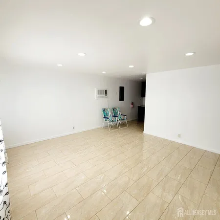 $3,600 | 216 Bloomfield Avenue, Iselin, NJ 08830