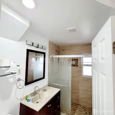 $3,600 | 216 Bloomfield Avenue, Iselin, NJ 08830