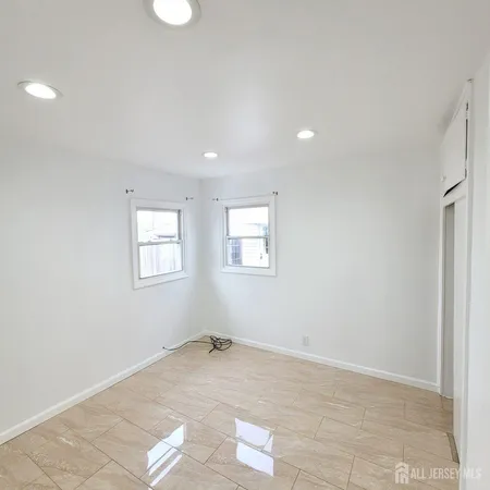 $3,600 | 216 Bloomfield Avenue, Iselin, NJ 08830