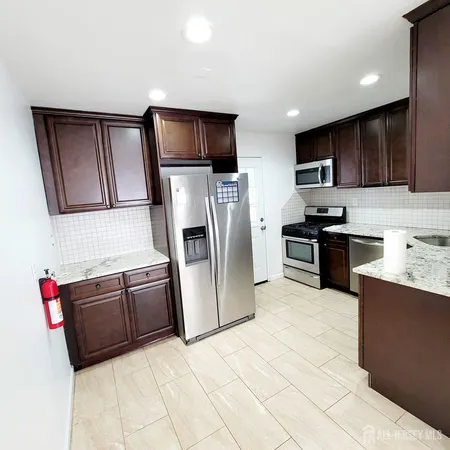 $3,600 | 216 Bloomfield Avenue, Iselin, NJ 08830