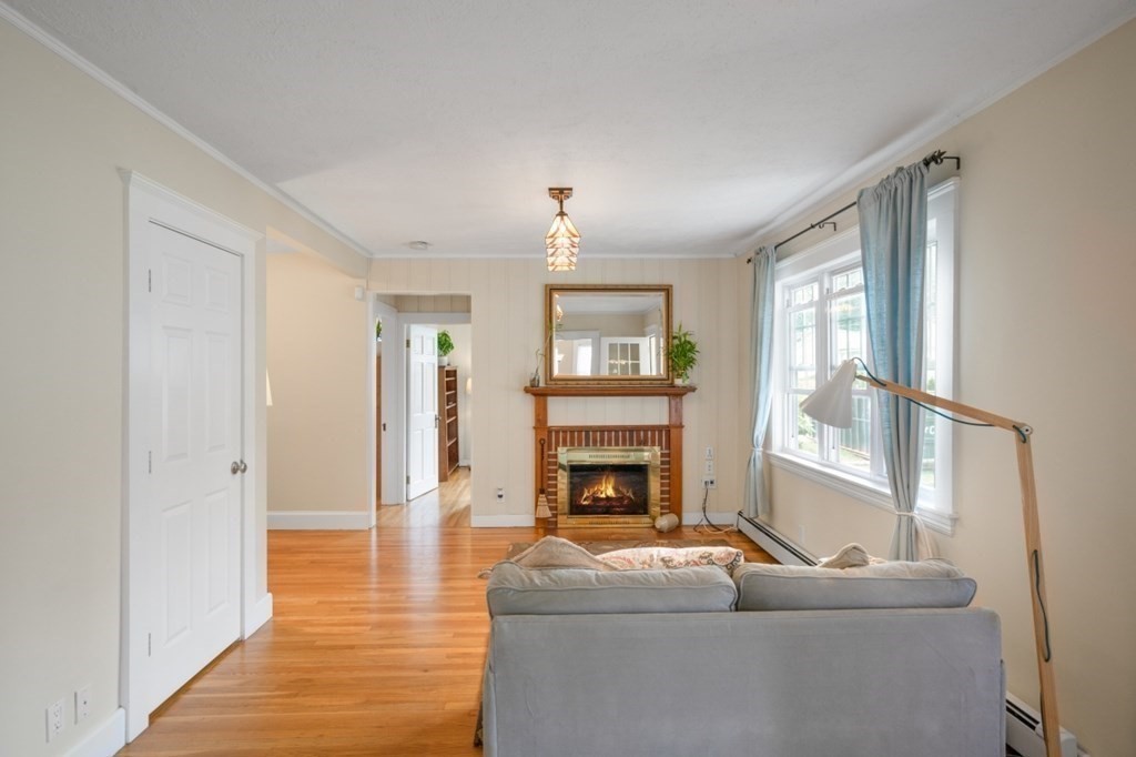 12 Oak Knoll Road Natick, MA 01760 - Photo 4 of 25 Gallery Image 4