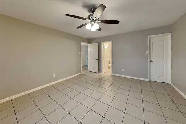 $2,095 | 18106 Navajo Trail Drive, Spring, TX 77388
