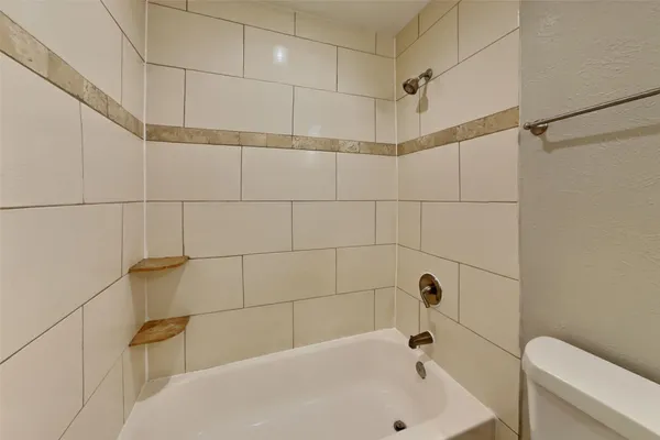 $2,095 | 18106 Navajo Trail Drive, Spring, TX 77388