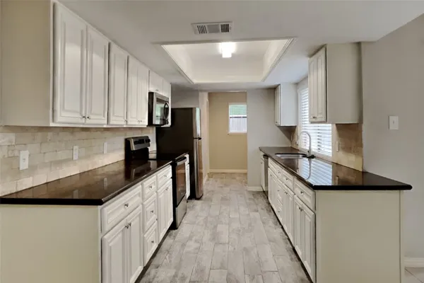 $2,095 | 18106 Navajo Trail Drive, Spring, TX 77388