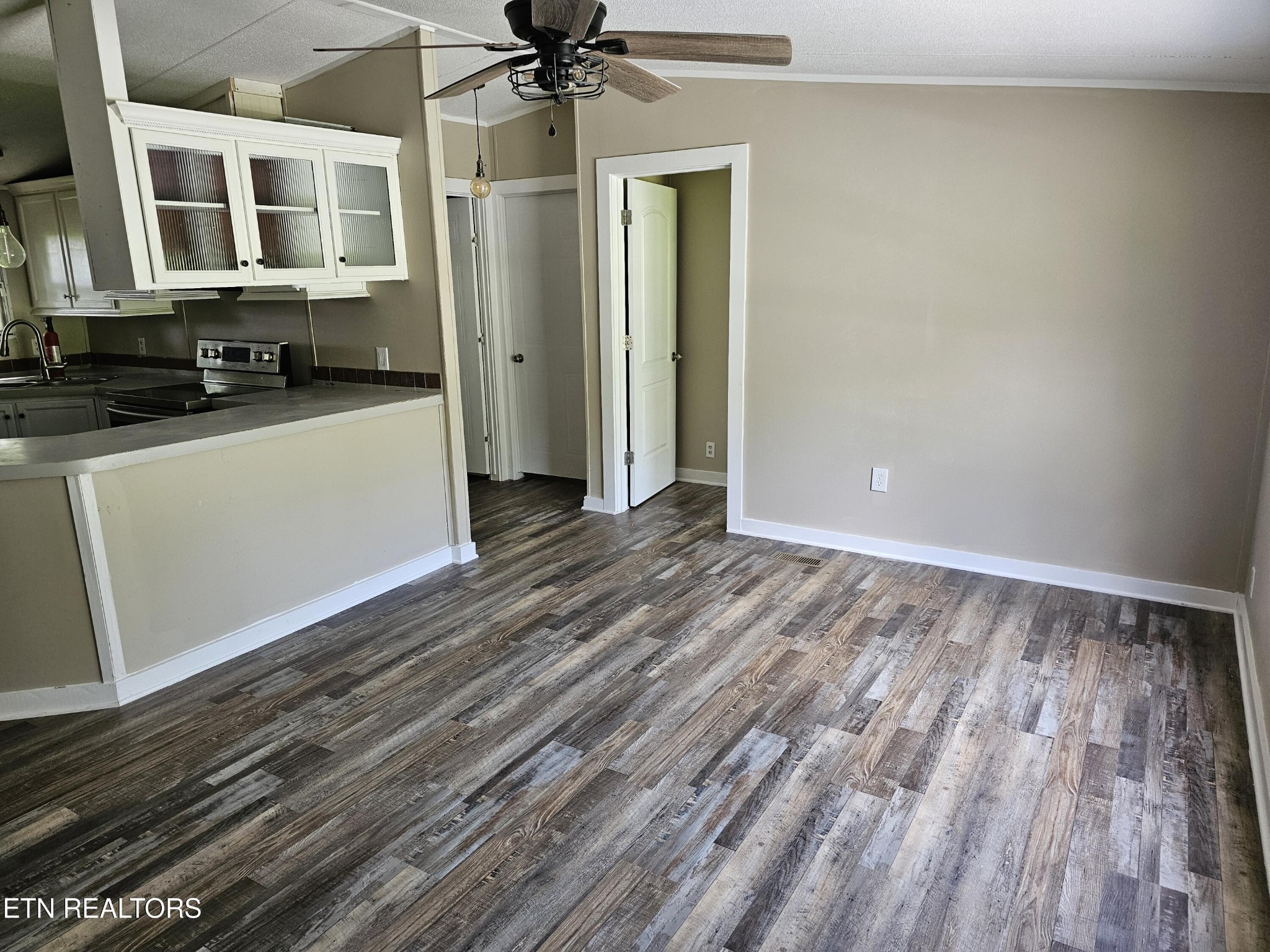 277 Coolidge Road La Follette, TN 37766 - Photo 4 of 12 Gallery Image 4
